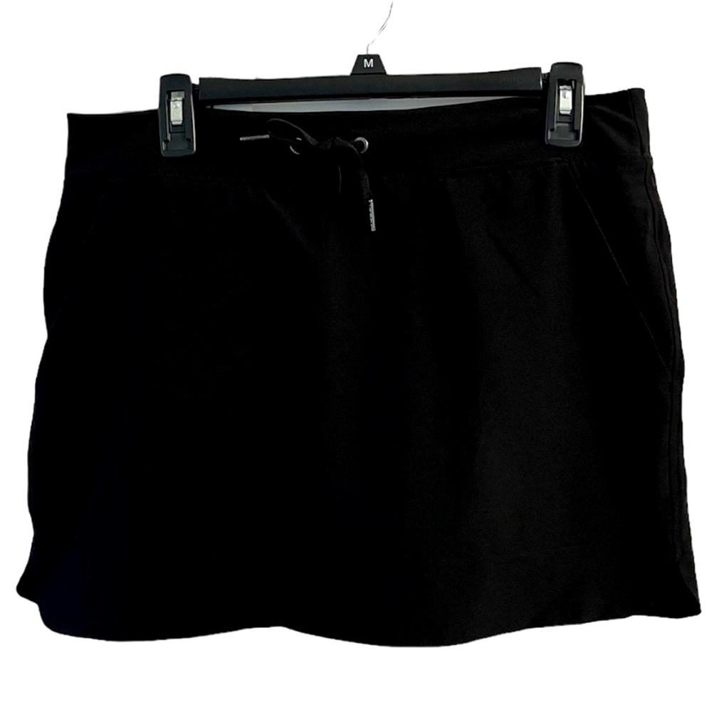GAIAM BLACK SKORT SIZE LARGE EUC
SALE PRICE DISCOUNTED SHIPPING - Picture 2 of 4